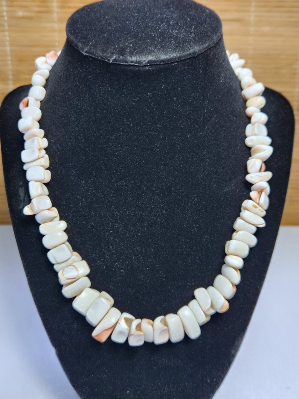 Conch Shell Necklace 18 inch Graduated Polished White Pink Beaded Summer Choker